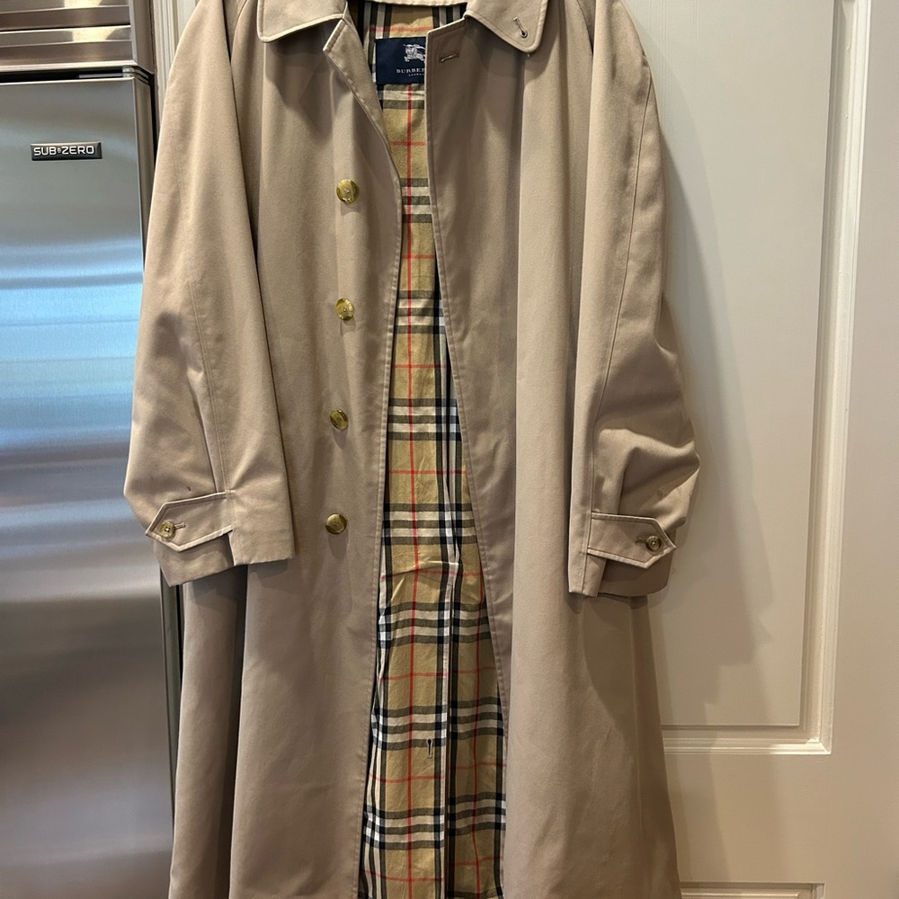 Burberry Tan Raincoat with Plaid Lining